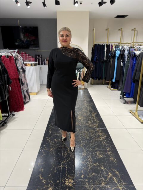 Ünlü Dantel Krep Elbise