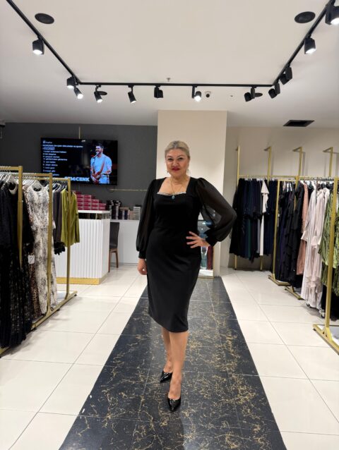 Kare Yaka Taşlı Abiye Elbise